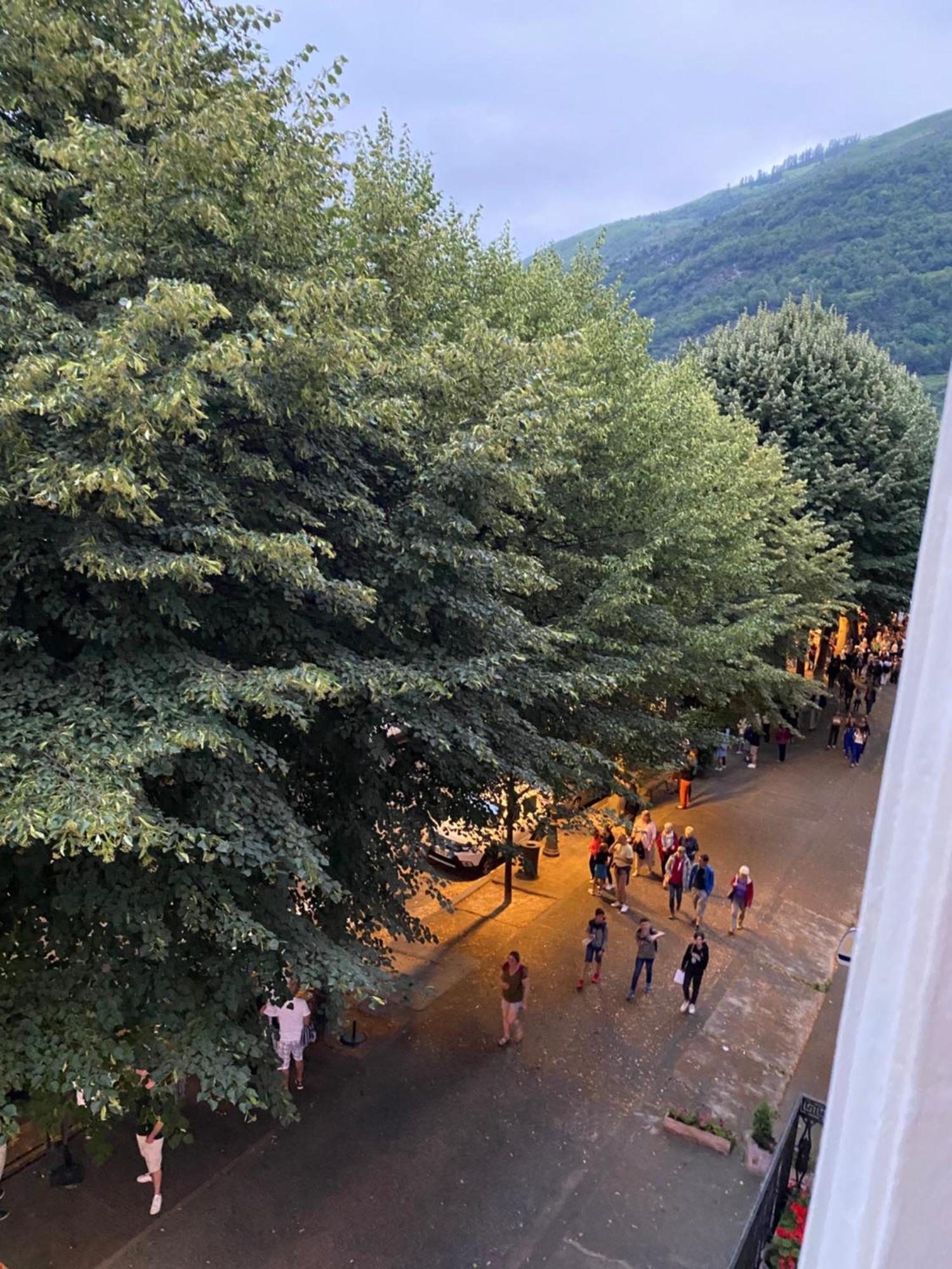Au 47 Allees D'Etigny - Central & Standing - Avec Parking - Linge De Lit Et De Toilette Inclus Bagnères-de-Luchon Εξωτερικό φωτογραφία