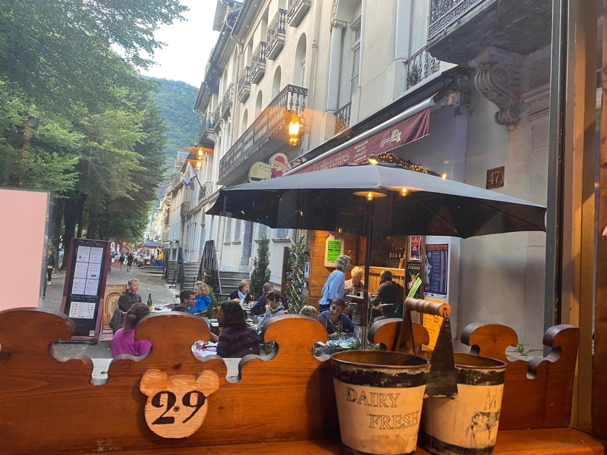 Au 47 Allees D'Etigny - Central & Standing - Avec Parking - Linge De Lit Et De Toilette Inclus Bagnères-de-Luchon Εξωτερικό φωτογραφία
