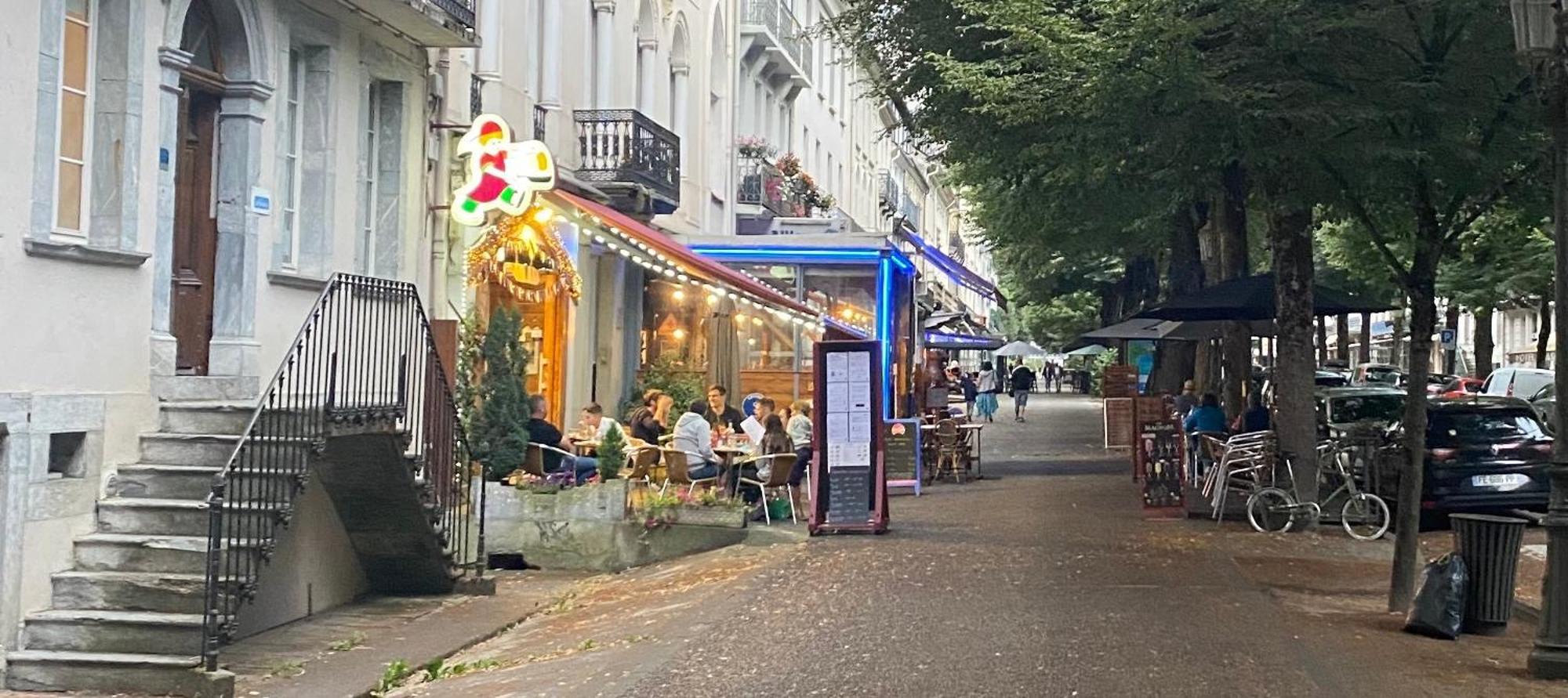 Au 47 Allees D'Etigny - Central & Standing - Avec Parking - Linge De Lit Et De Toilette Inclus Bagnères-de-Luchon Εξωτερικό φωτογραφία